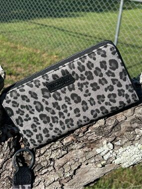 Wrangler Leopard Print Zip Wallet Wristlet with Keyring